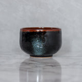 Charger l&#39;image dans la galerie, Bol à matcha en céramique appelé chawan de couleurs noir, brun et bleu